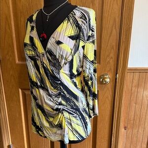 Dana Buchman Yellow and Black Patterned Blouse